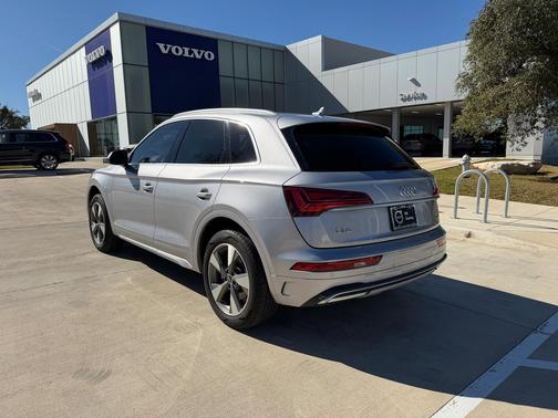 2022 Audi Q5 40 Premium Plus