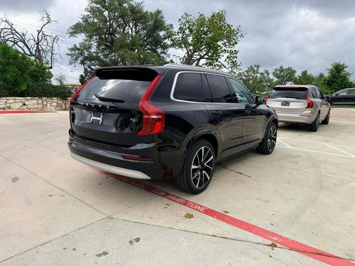 Onyx Black Metallic 2022 Volvo XC90 T6 Momentum