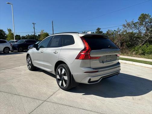 2025 Volvo XC60 Plug-In Hybrid T8 Plus