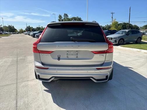 2025 Volvo XC60 Plug-In Hybrid T8 Plus