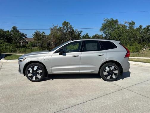 2025 Volvo XC60 Plug-In Hybrid T8 Plus