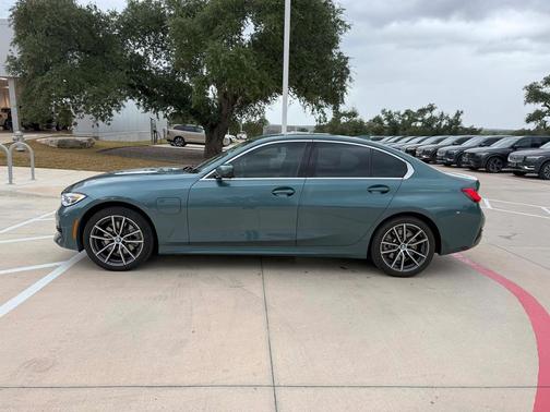 2021 BMW 330e Base