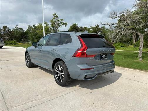 2024 Volvo XC60 B5 Core Dark Theme