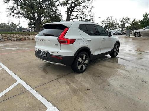 2020 Volvo XC40 T5 Momentum