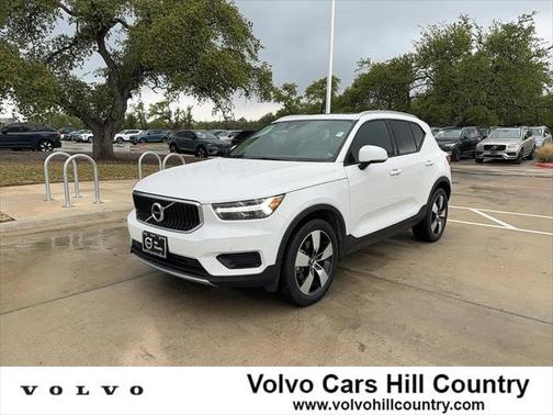 2020 Volvo XC40 T5 Momentum