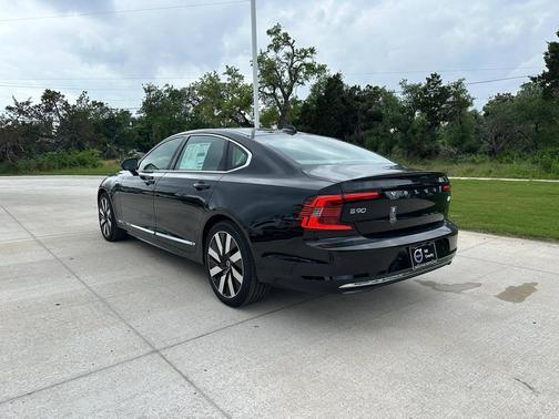 2024 Volvo S90 Recharge Plug-In Hybrid T8 Ultimate