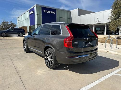2024 Volvo XC90 Recharge Plug-In Hybrid T8 Plus Bright Theme 7-Seater