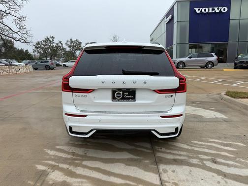 2026 Volvo XC60 B5 Ultra