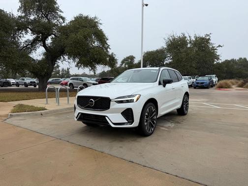 2026 Volvo XC60 B5 Ultra