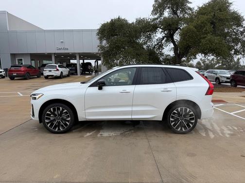 2026 Volvo XC60 B5 Ultra
