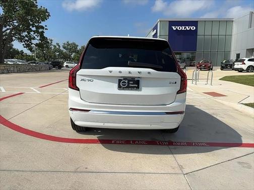2025 Volvo XC90 B6 Plus 7-Seater