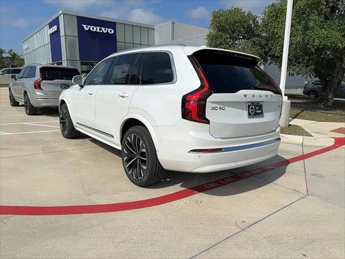 2025 Volvo XC90 B6 Plus 7-Seater