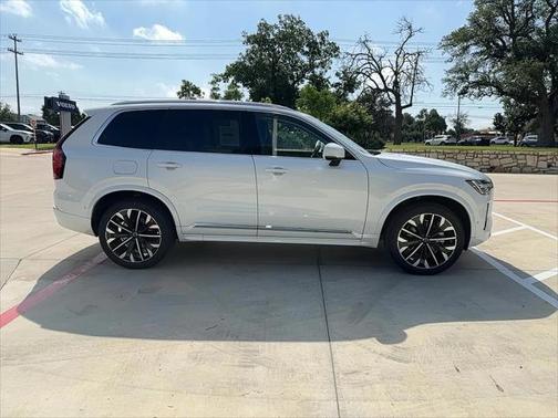 2025 Volvo XC90 B6 Plus 7-Seater