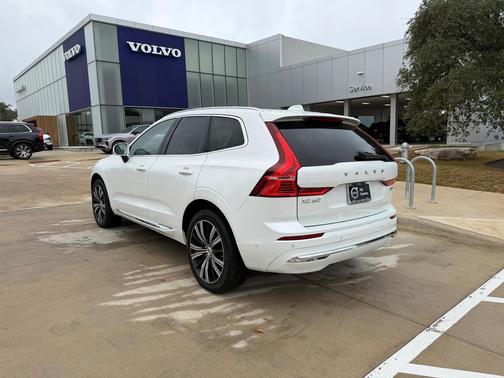 2023 Volvo XC60 B5 Plus Bright Theme