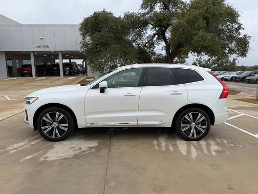 2023 Volvo XC60 B5 Plus Bright Theme