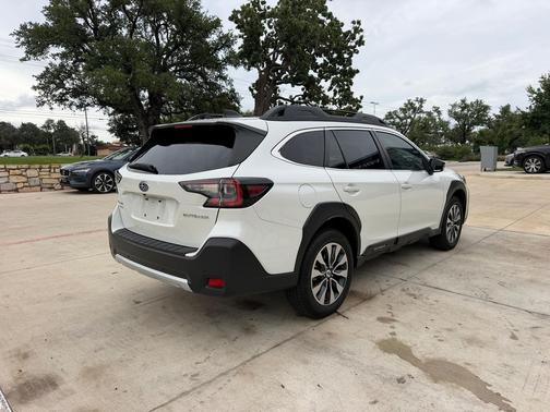 Crystal White Pearl 2024 Subaru Outback Limited