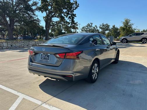 2022 Nissan Altima S FWD