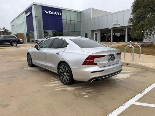 2022 Volvo S60 T5