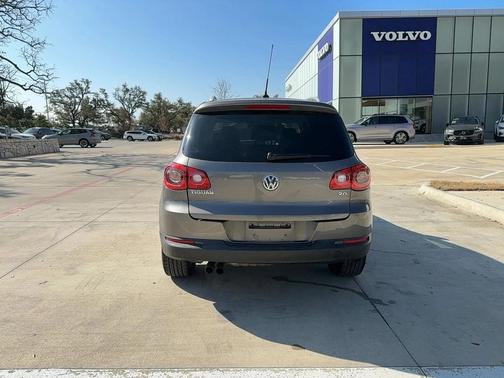 2011 Volkswagen Tiguan SE