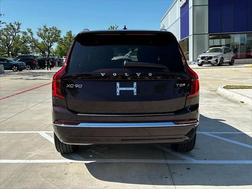 2025 Volvo XC90 Plug-In Hybrid T8 Core 7-Seater
