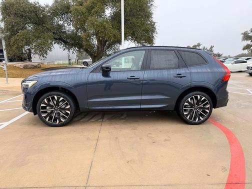 2026 Volvo XC60 B5 Ultra