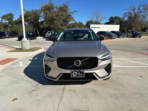 2025 Volvo XC60 Plus