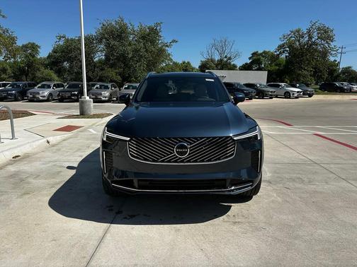 2025 Volvo XC90 Plug-In Hybrid T8 Plus 7-Seater