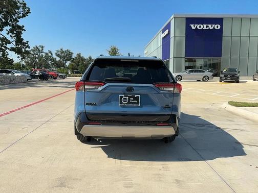 2024 Toyota RAV4 Hybrid SE