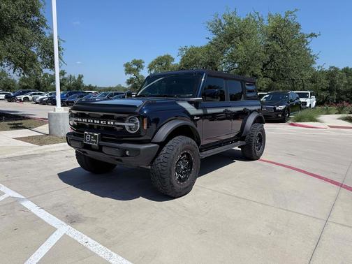 Antimatter Blue Metallic 2021 Ford Bronco Outer Banks