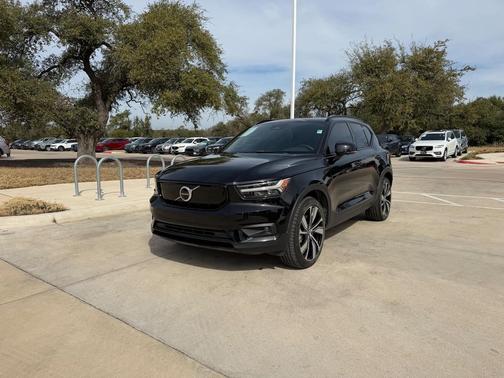 2021 Volvo XC40 Recharge Pure Electric P8