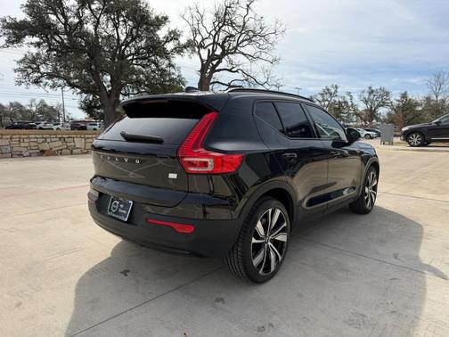 2021 Volvo XC40 Recharge Pure Electric P8