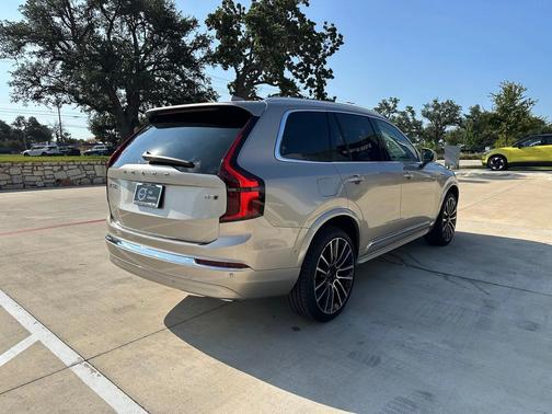 2025 Volvo XC90 B5 Plus 6-Seater