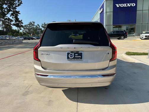2025 Volvo XC90 B5 Plus 6-Seater