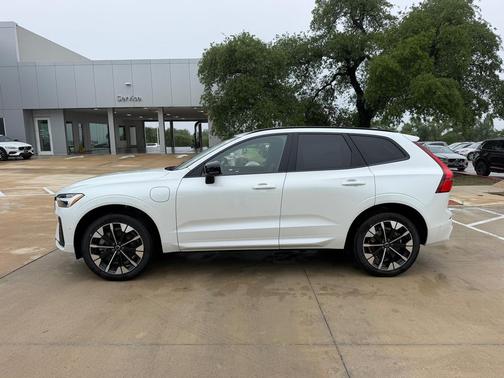 Crystal White Metallic 2026 Volvo XC60 Plug-In Hybrid Plus, T8 AWD Electric/Gasoline, Dark
