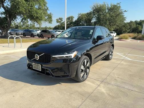 2024 Volvo XC60 Recharge Plug-In Hybrid T8 Plus Dark Theme