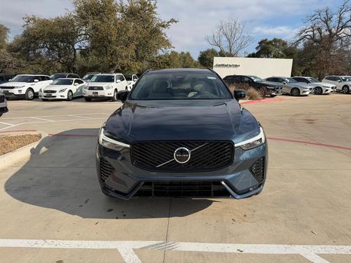 2026 Volvo XC60 B5 Core