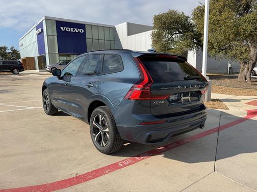 2026 Volvo XC60 B5 Core