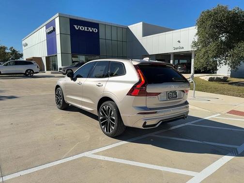 2026 Volvo XC60 Plug-In Hybrid T8 Ultra