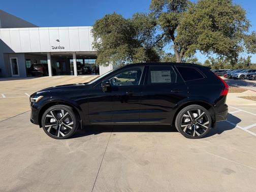 2026 Volvo XC60 B5 Ultra