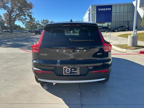 2025 Volvo XC40 B5 Plus Bright Theme