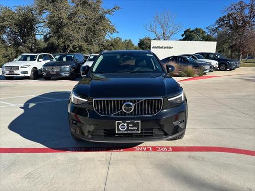 2025 Volvo XC40 B5 Plus Bright Theme