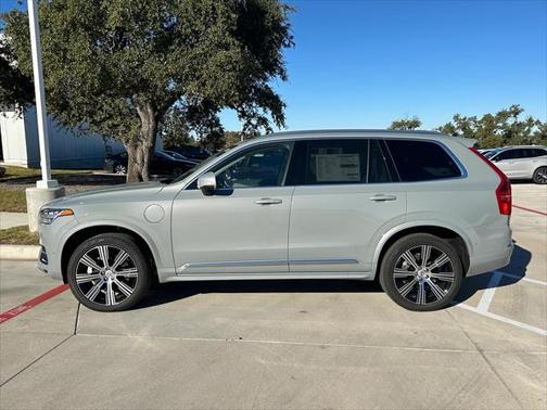 2025 Volvo XC90 Plug-In Hybrid T8 Plus 7-Seater