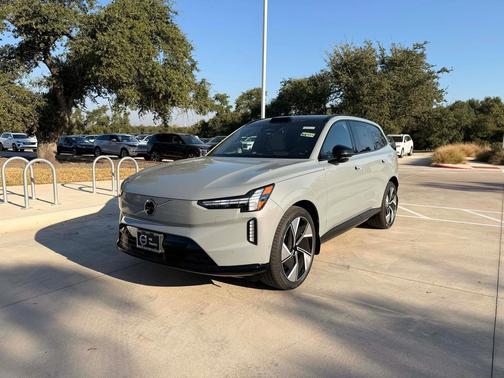 2025 Volvo EX90 Twin Motor Performance Ultra 6-Seater