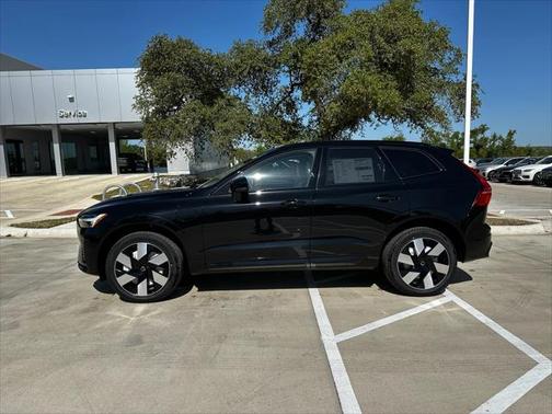 2025 Volvo XC60 Plug-In Hybrid T8 Plus