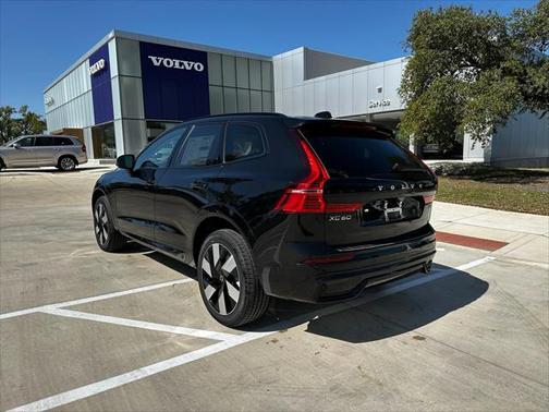 2025 Volvo XC60 Plug-In Hybrid T8 Plus