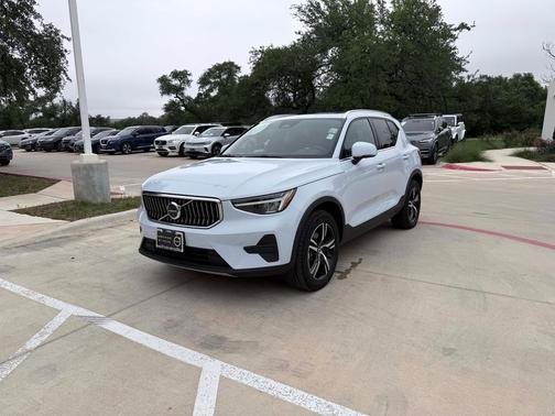 Cloud Blue 2025 Volvo XC40 B5 Core Bright Theme