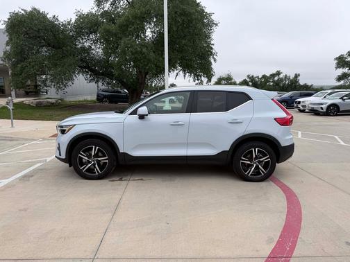 Cloud Blue 2025 Volvo XC40 B5 Core Bright Theme