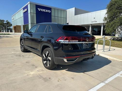2024 Volkswagen Atlas Cross Sport 2.0T SE w/Technology 4MOTION