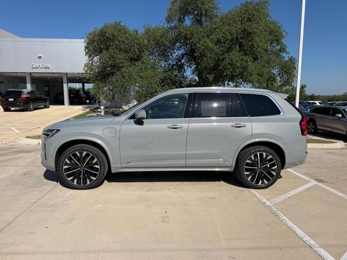 Vapour Grey Metallic 2026 Volvo XC90 Plug-In Hybrid Ultra, T8 AWD, Electric/Gasoline, Bright, 7 Seats