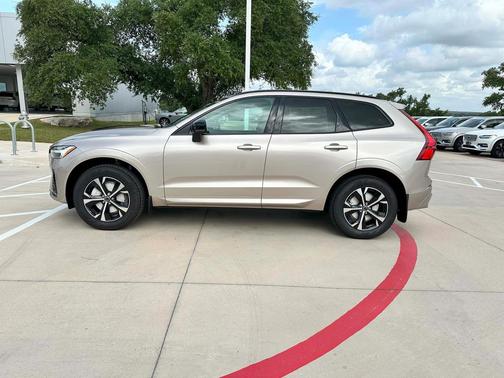 2026 Volvo XC60 B5 Core